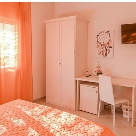 Milla Bed & Breakfast *